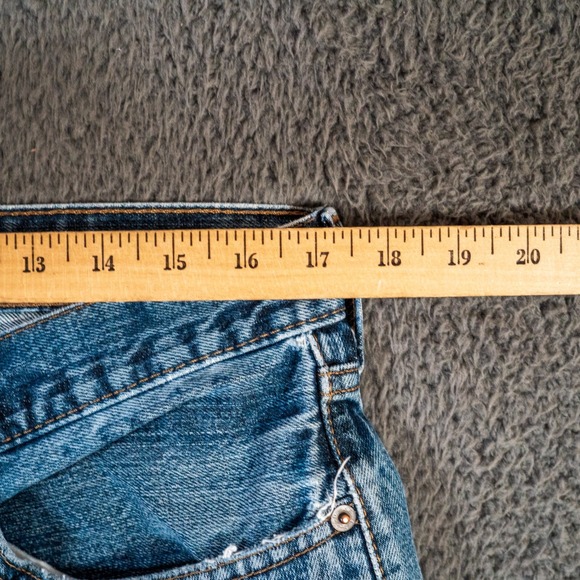 Levis Jeans Mens 34x32 Blue 559 Relaxed Fit Medium Wash Denim - Picture 3 of 9